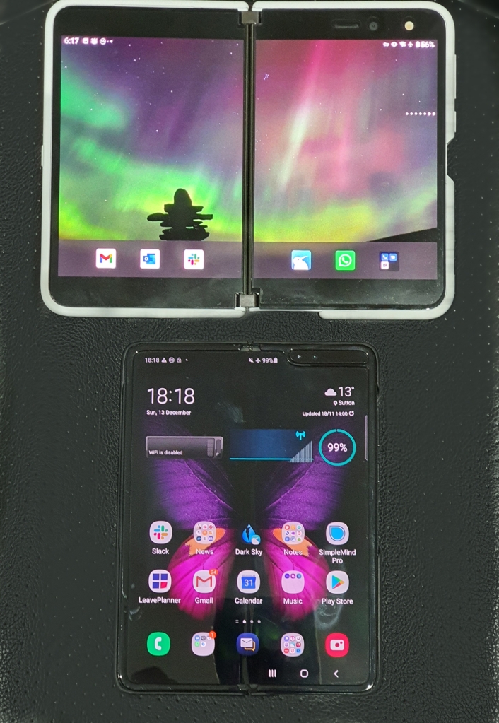 Surface Duo v Galaxy Fold